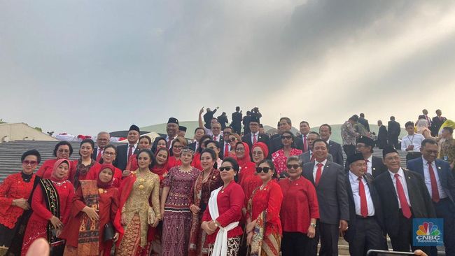 Ramai Artis Nyaleg, Ternyata Segini Gaji Anggota DPR